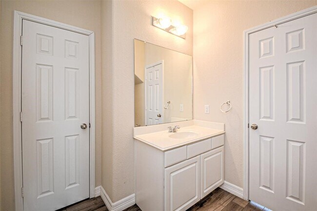 Building Photo - 17822 Aveleigh Ln