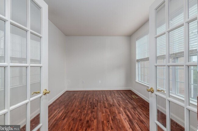 Building Photo - 73 Anthony Taylor Way