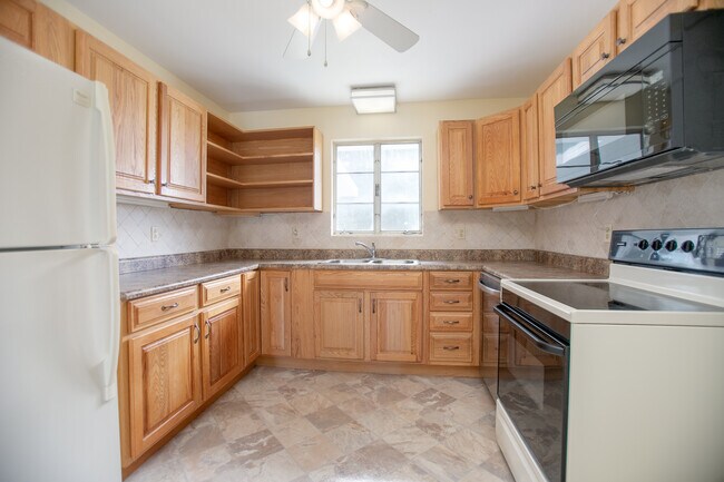 Building Photo - 3174 Grand Ave