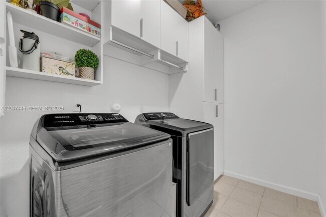 Building Photo - 3538 W 108th St