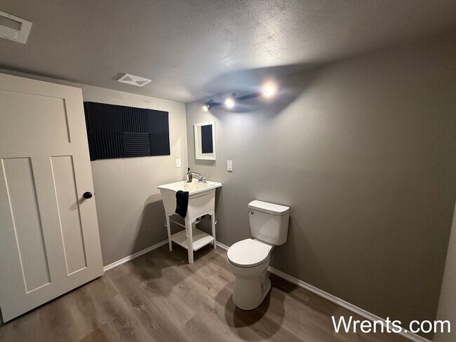Building Photo - Beautiful Newer Home in Greenacres - Centr...