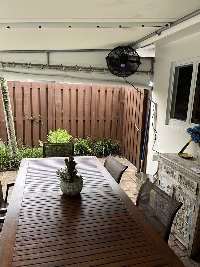 Outdoor Dining Area - 1792 NE 21st St