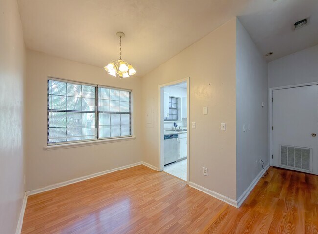 Building Photo - 2254 Tuscavilla Rd