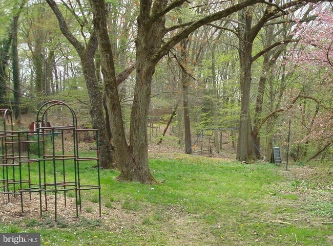 Building Photo - 5 Edgewold Ln