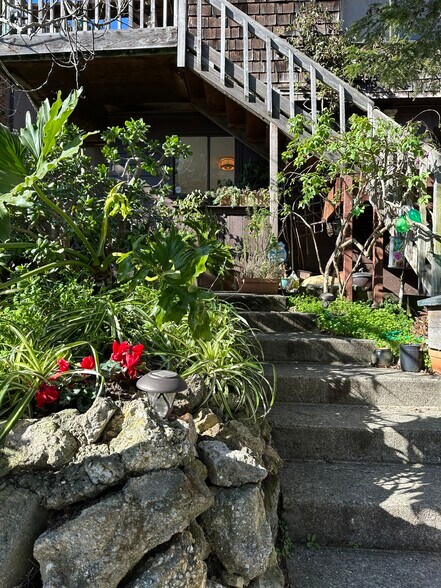 Building Photo - 1053 Cragmont Ave