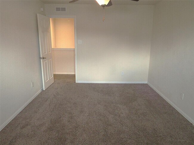 Building Photo - 24434 Sundance Spring Dr