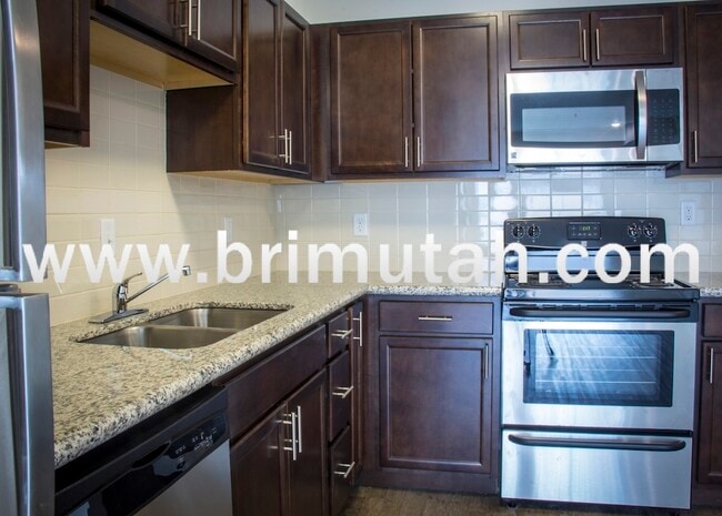Interior Photo - 3225 South 900 East