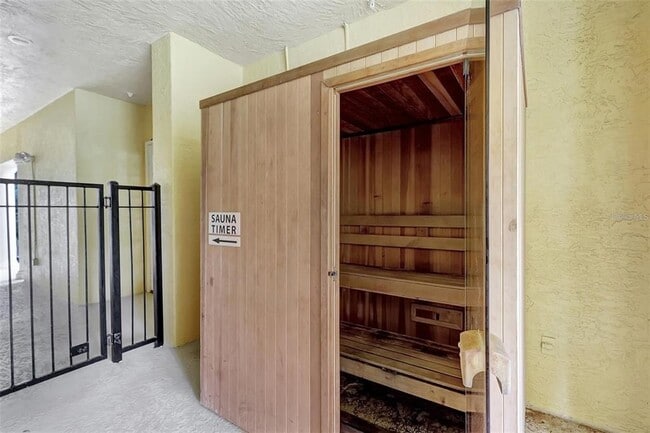 Building Photo - 5500 Bentgrass Dr