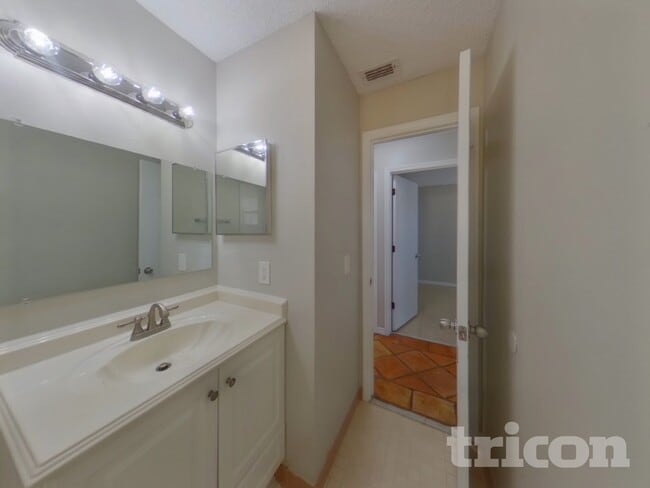 Building Photo - 2981 Snow Dr