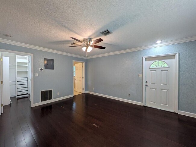 Building Photo - 313 Granada Dr
