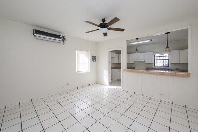 Building Photo - 311 Matamoros St