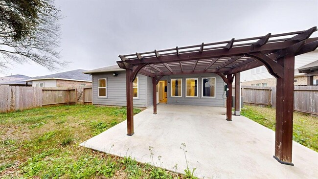 Building Photo - 7331 Parkview Dr