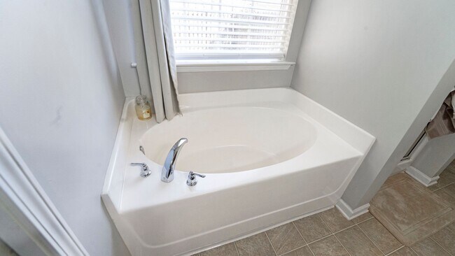 Building Photo - Savannah Sweetwater Station 3-Bed Home with Patio & Large Yard