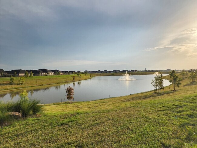 Building Photo - 27407 Sunterra Village Dr