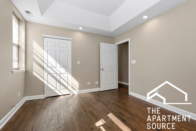 Building Photo - 4008 S Calumet Ave