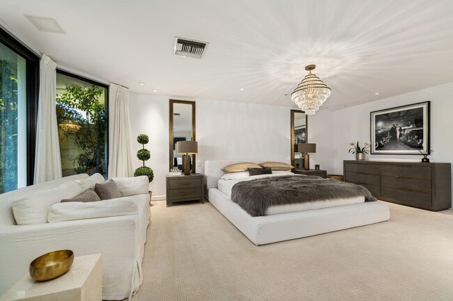 Building Photo - 6 Exeter Ct