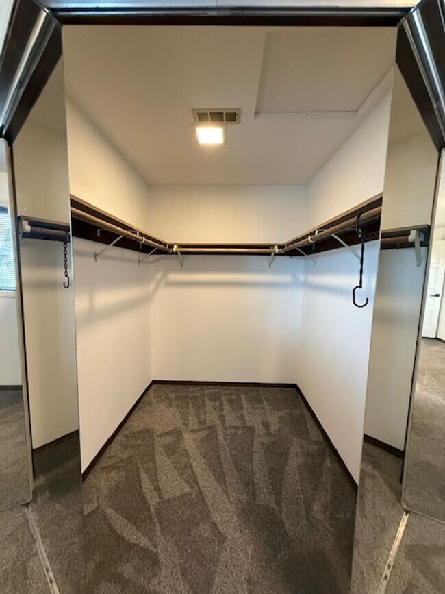 Building Photo - Spacious 3 Bedroom, 2 Bath home in Quality North Bend Neighborhood!