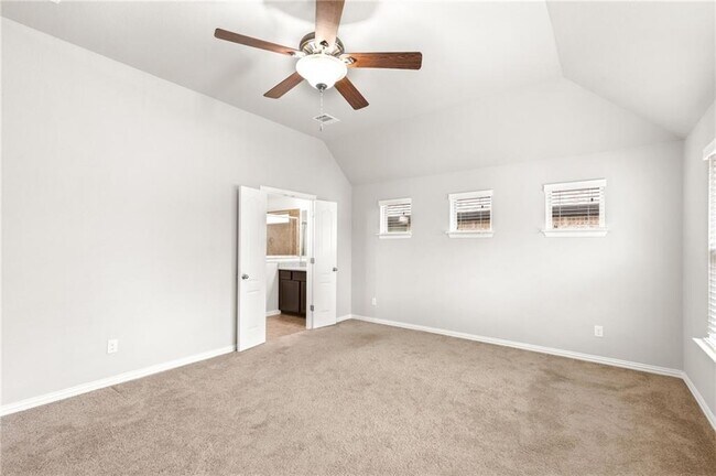 Building Photo - 1811 Grebe Dr
