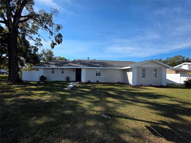 Building Photo - 5611 6th St