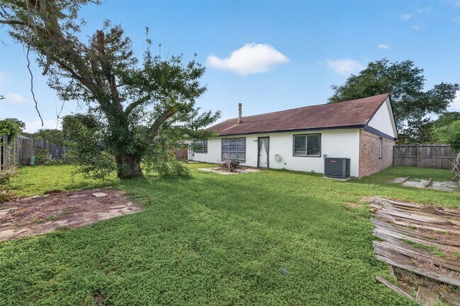 Building Photo - 8203 Lone Quail Dr