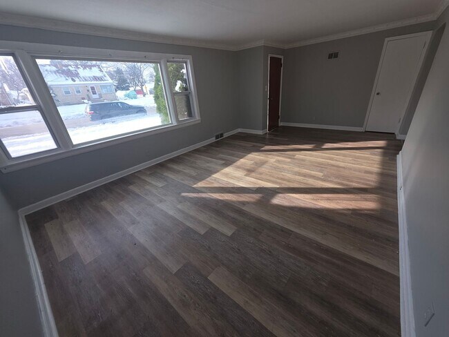 Building Photo - 7348 W Medford Ave