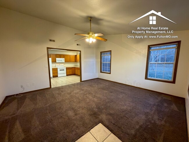 Building Photo - Sabre Circle 497–499 Duplex