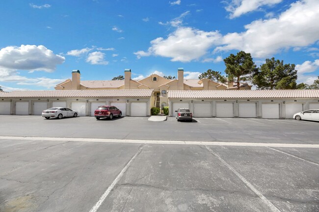 Building Photo - Downstairs 2 bedroom condo in Green Valley