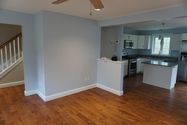 Building Photo - 18 Lilac Ln