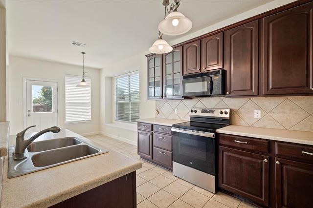 Building Photo - 403 Connemara Trail