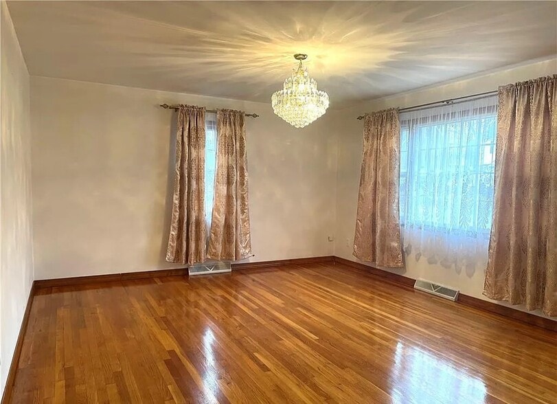 Building Photo - 184 Hillcrest Ave