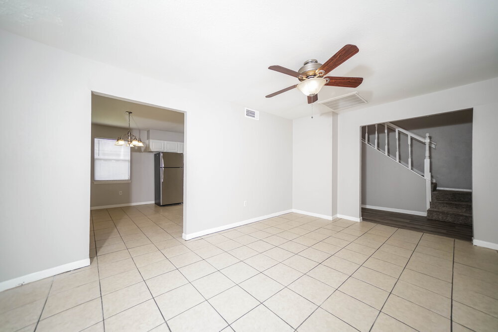 Building Photo - 10919 Skybird Dr