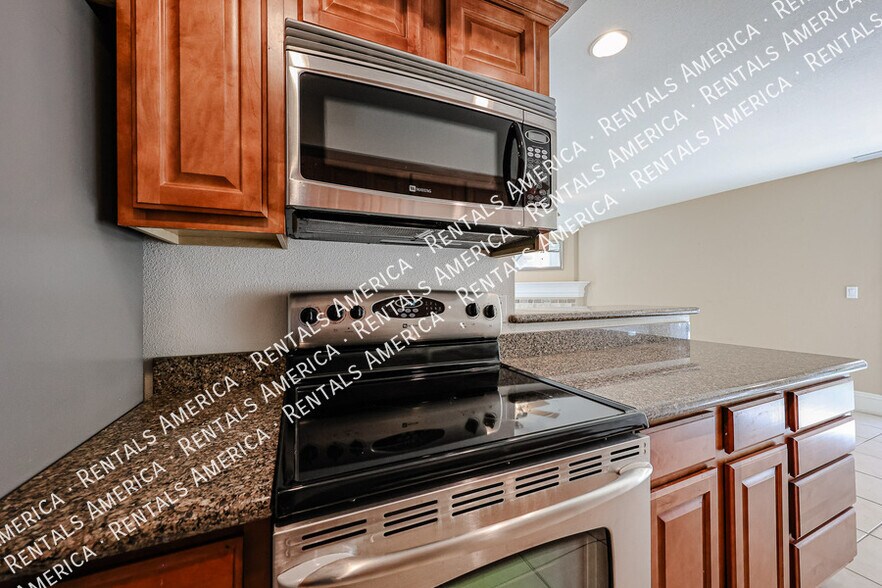 Building Photo - 8825 S 48th St