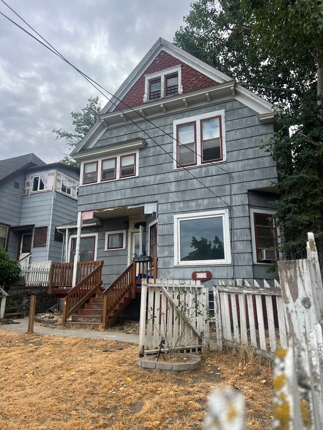 Building Photo - 606 Washington St