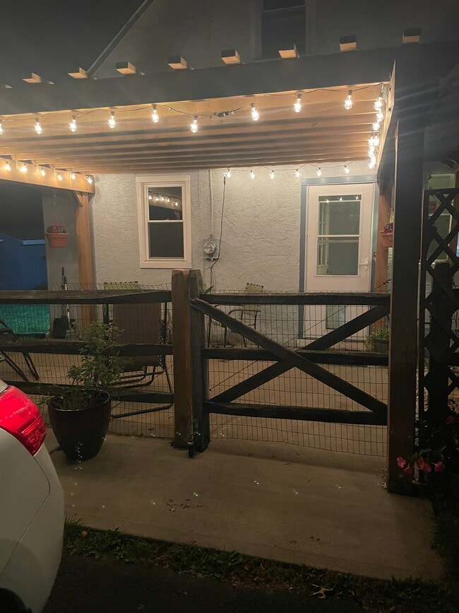 Building Photo - 207 S Wayne Ave