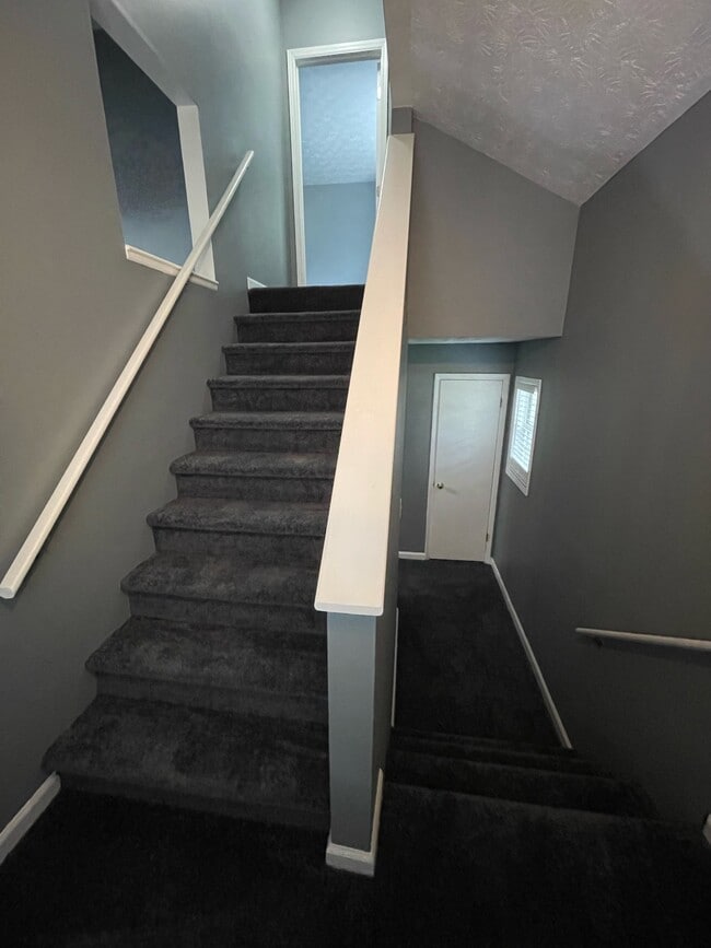 Building Photo - 1652 Northridge Dr
