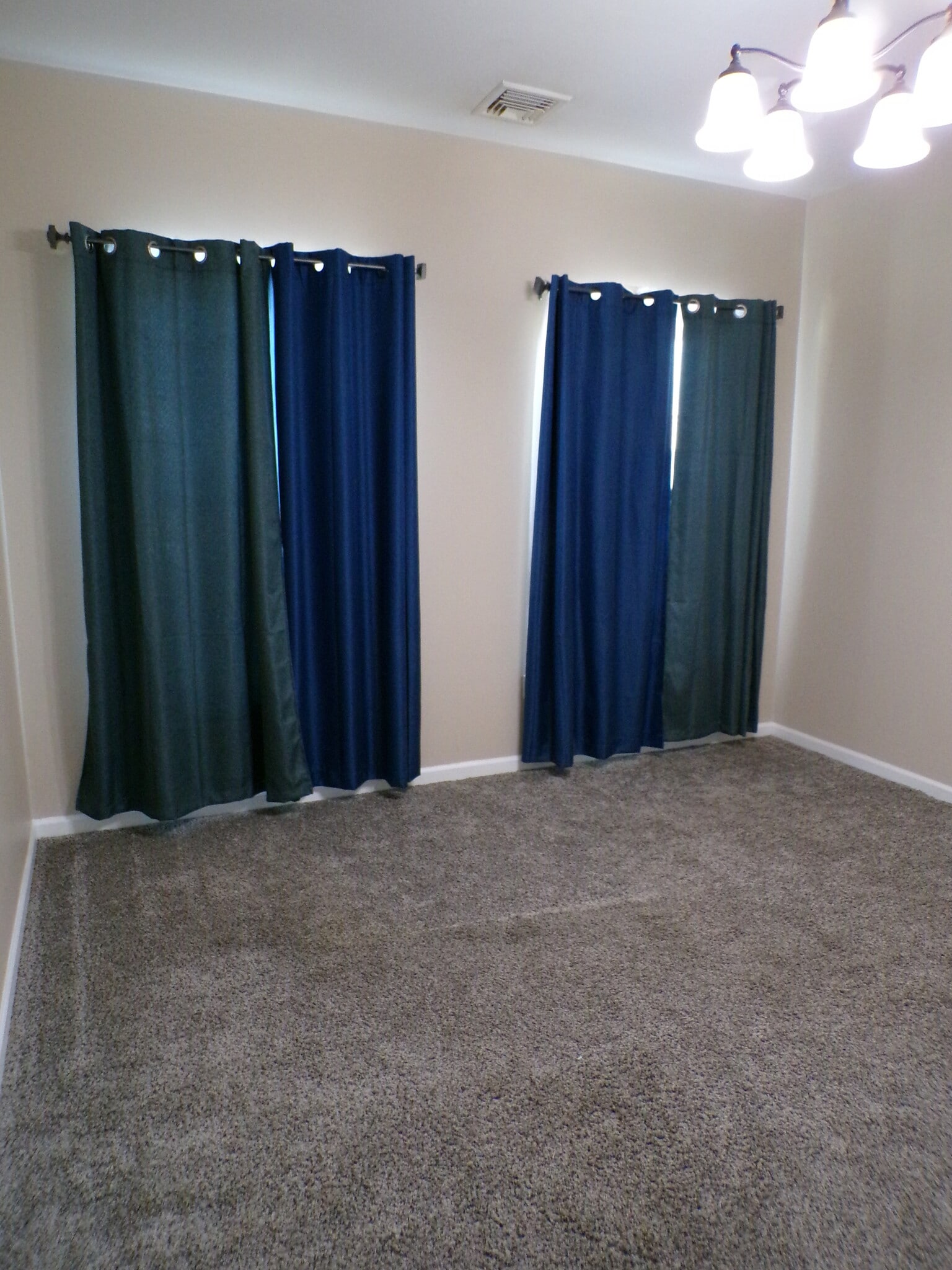 Rear - 2022 Mercer Way