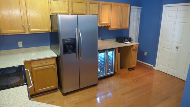 Building Photo - 1426 Nutwood Ct