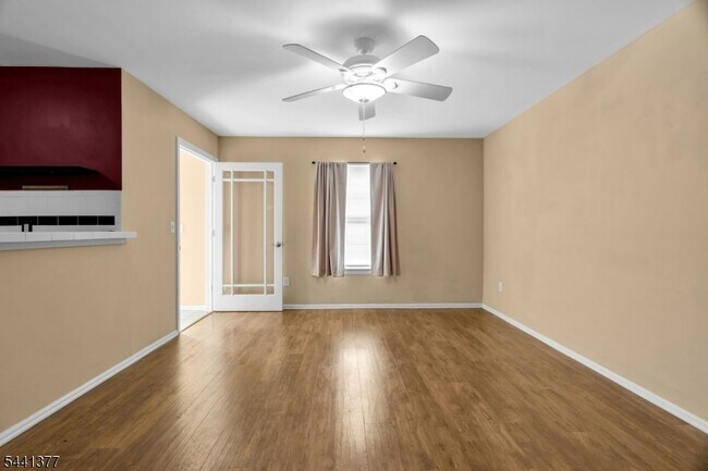 Building Photo - 19 Delavan Ct