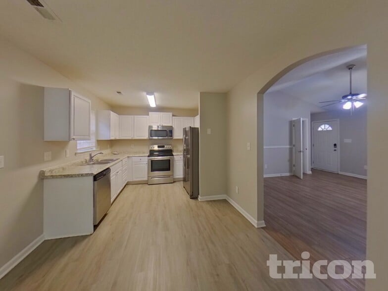 Building Photo - 7112 Windsong Way