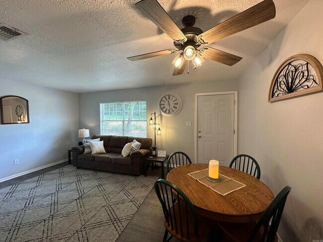 Building Photo - 3801 Elizabeth St