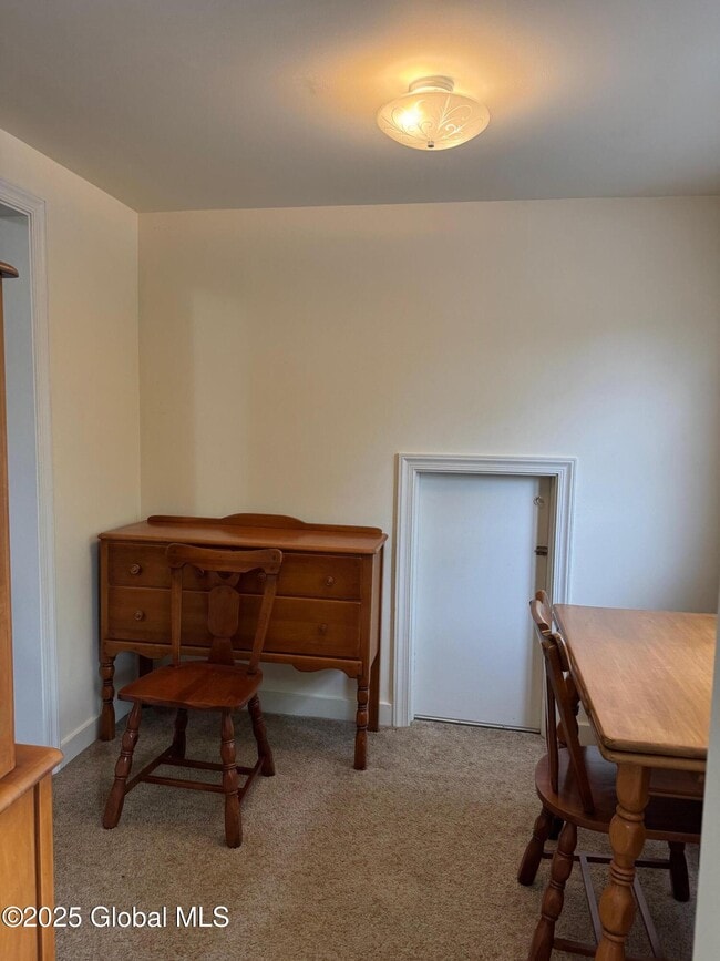 Building Photo - 1366 Helderberg Ave