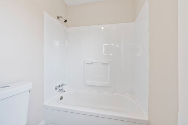 Building Photo - Newly Renovated 3 Bedroom home in East Pittsburgh available now!