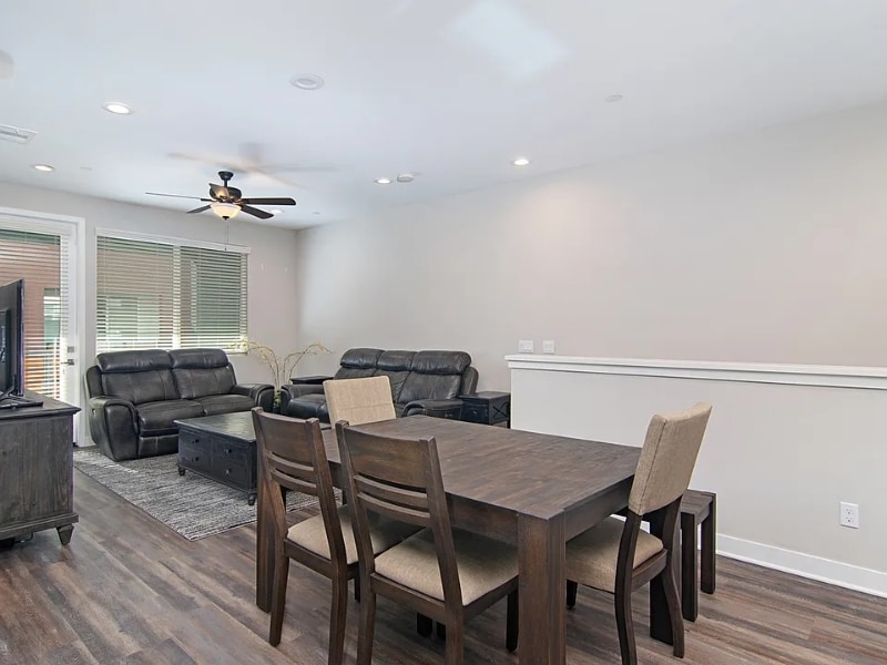 Building Photo - 709 Anchor Ct