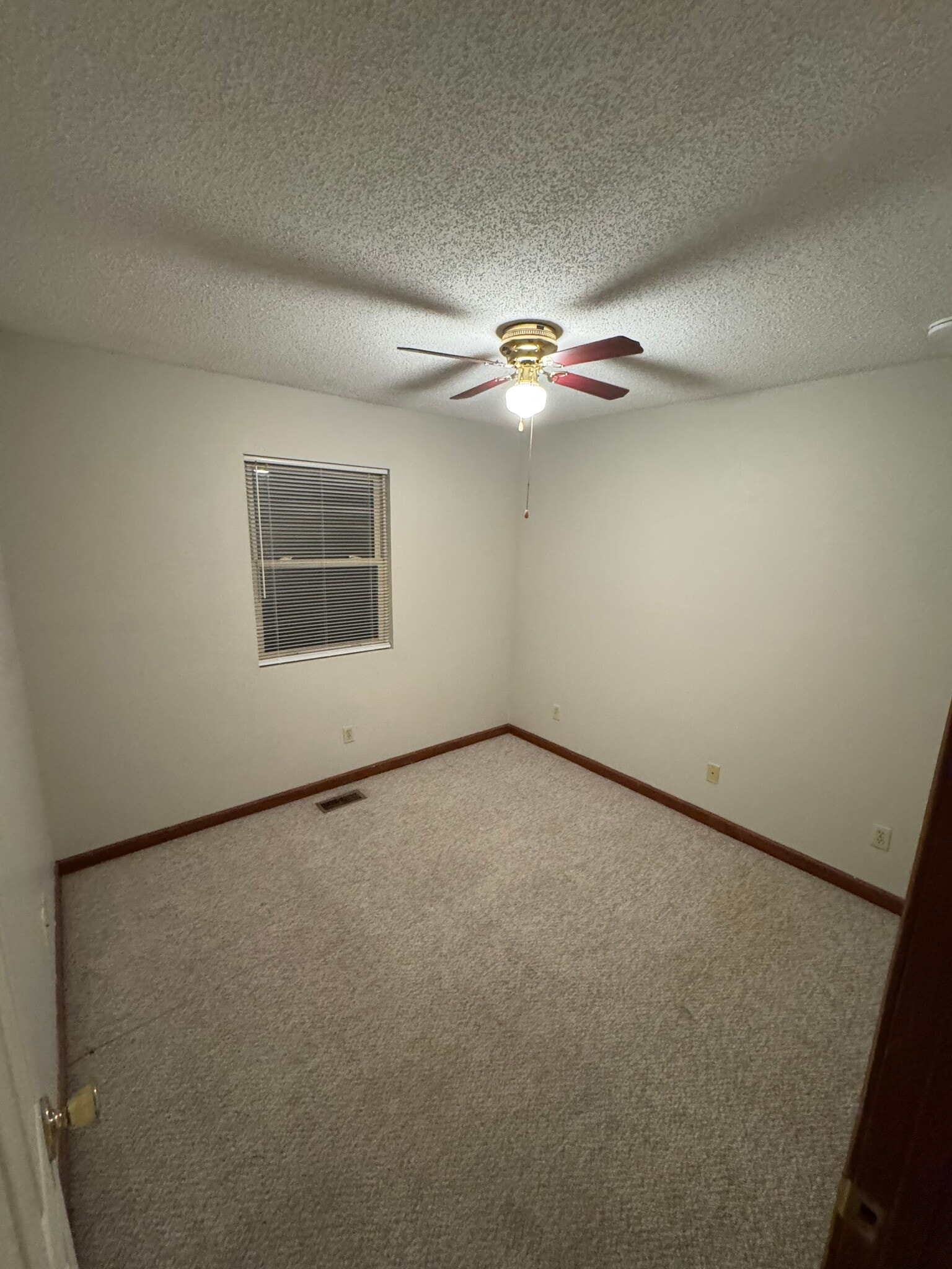 Building Photo - 19 Running Fox Dr