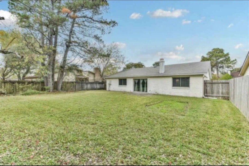 Building Photo - 6815 Huntbrook Dr
