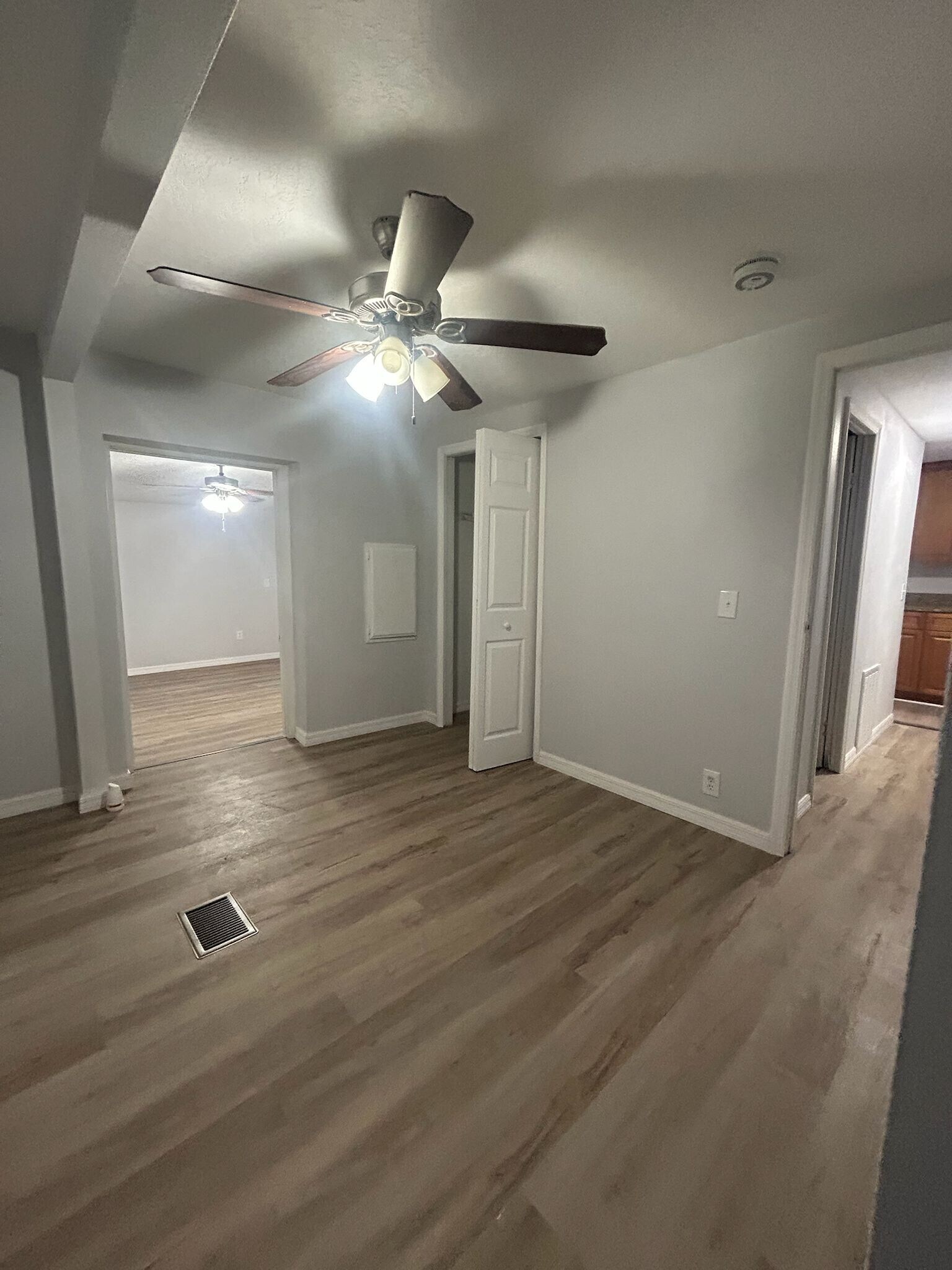Building Photo - 3844 Hixon Ave