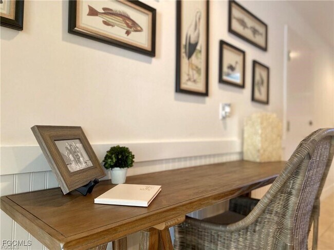 Building Photo - 572 11th Ave S