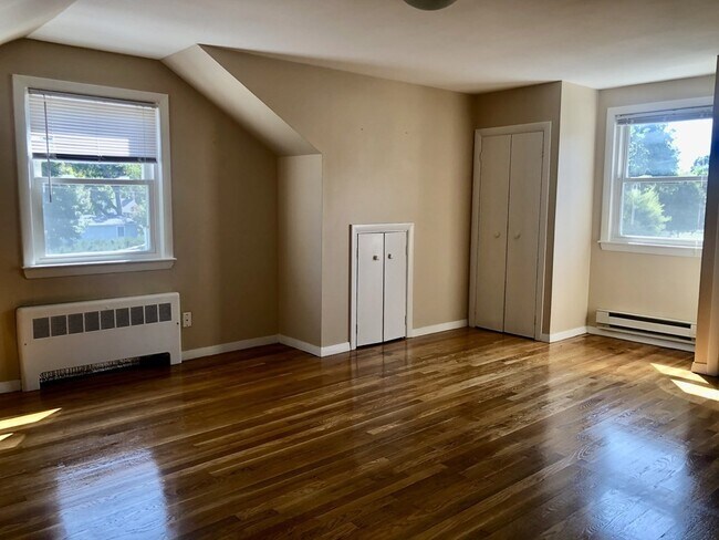 Building Photo - 17 Hatfield Rd