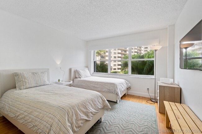 Building Photo - 5000 N Ocean Blvd