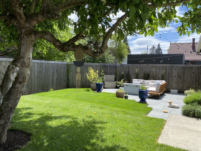 Backyard patio - 5324 N Bowdoin St